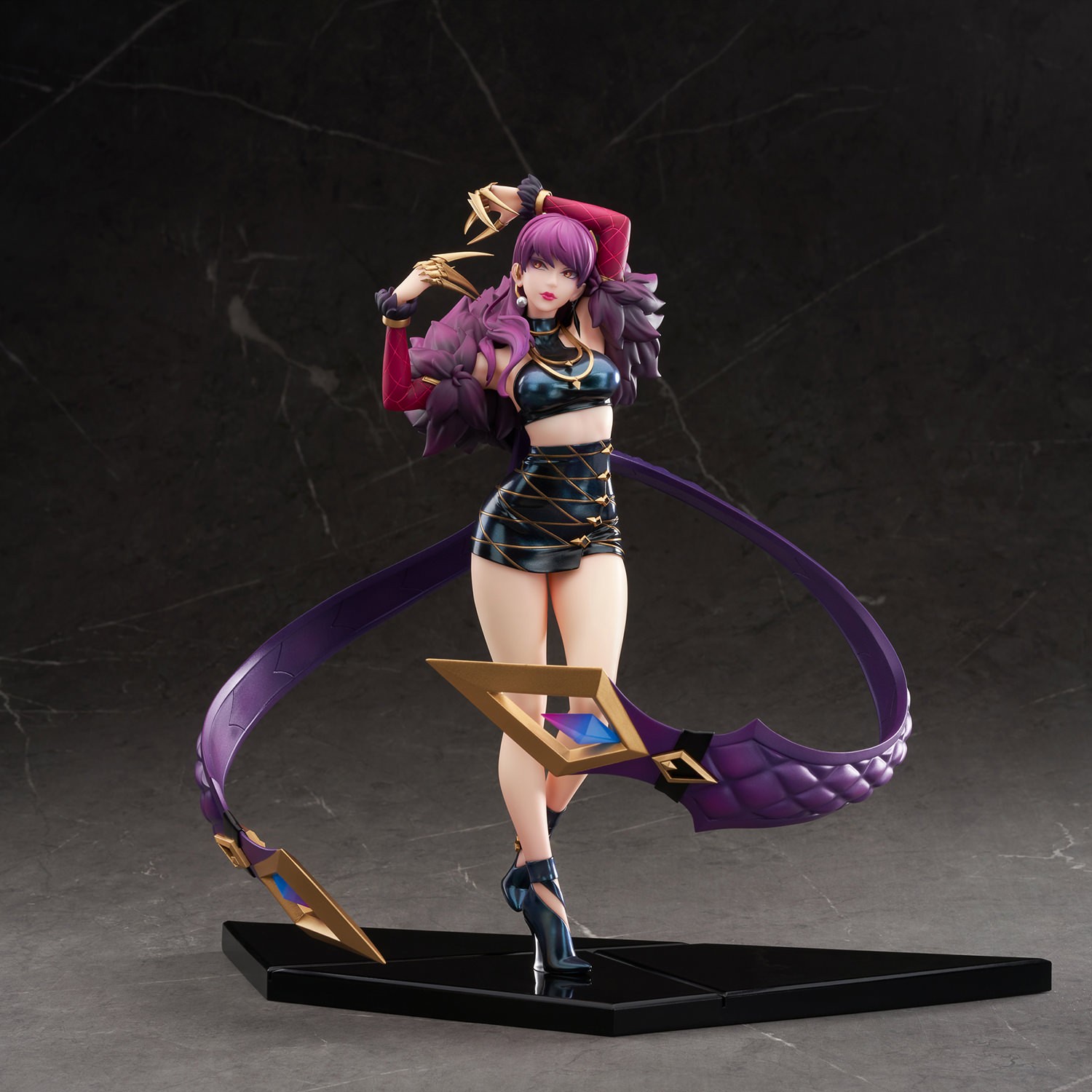 League of Legends Evelynn (K/DA Version) Collectible Figure  (Prototype Shown) View 7