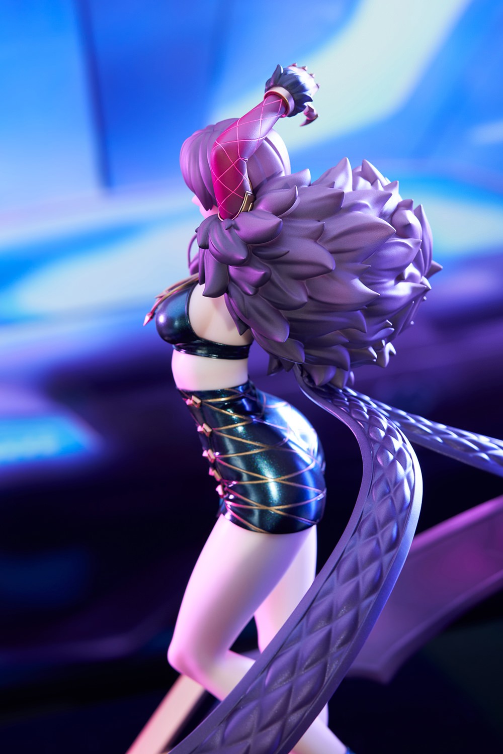 League of Legends Evelynn (K/DA Version) Collectible Figure  (Prototype Shown) View 15