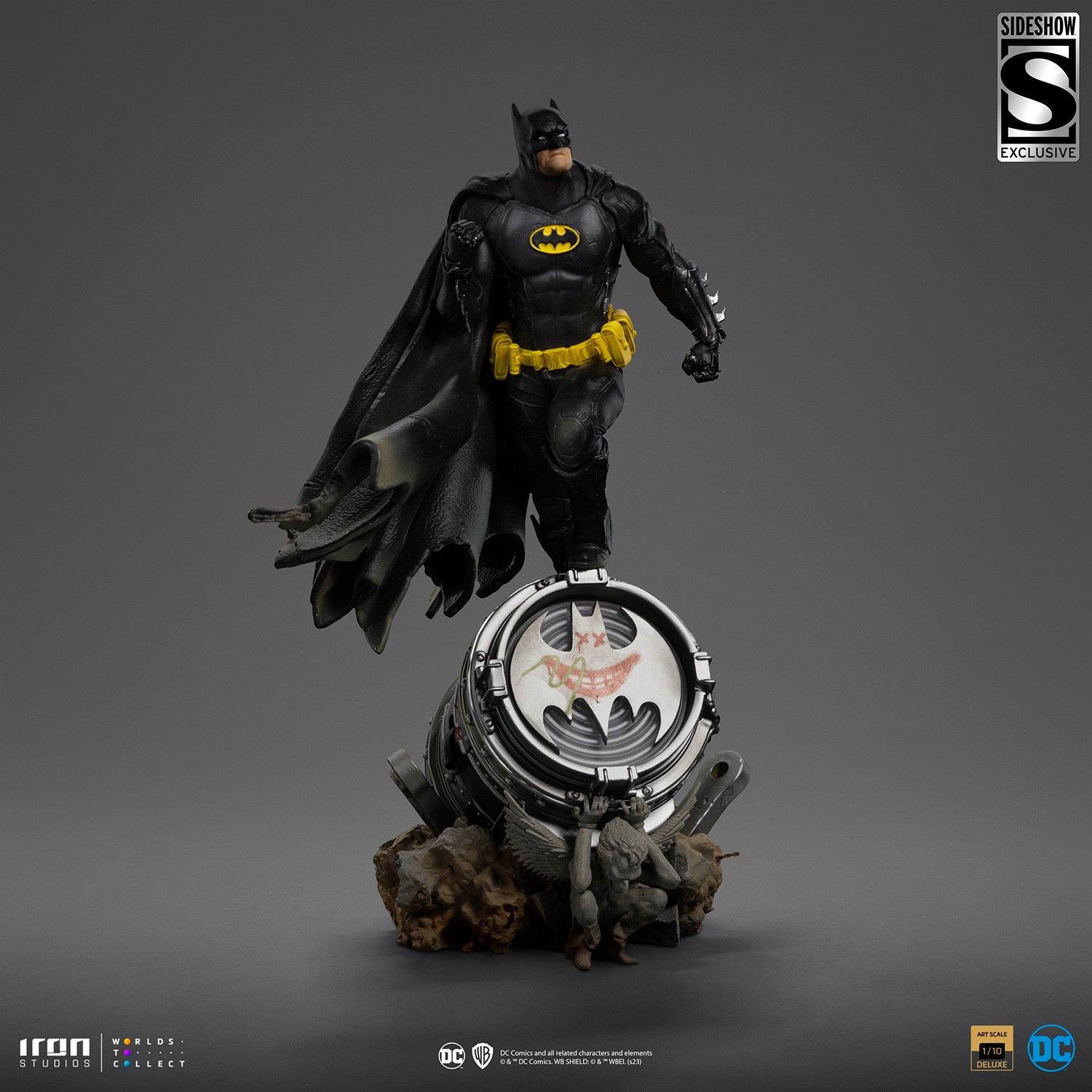 DC Comics Batman Black Version Deluxe 1:10 Scale Statue  Exclusive Edition (Prototype Shown) View 8