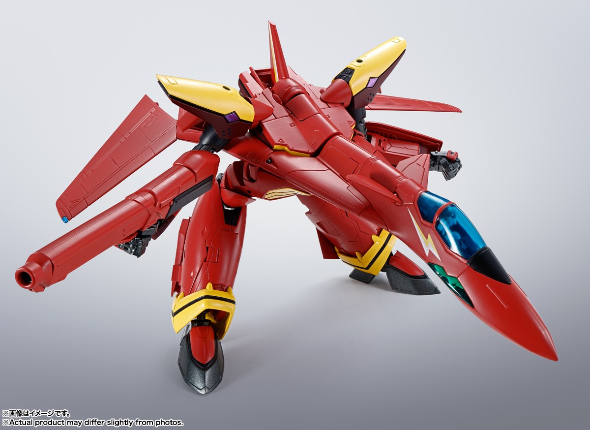Macross VF-19 Custom Fire Valkyrie Collectible Figure  (Prototype Shown) View 15