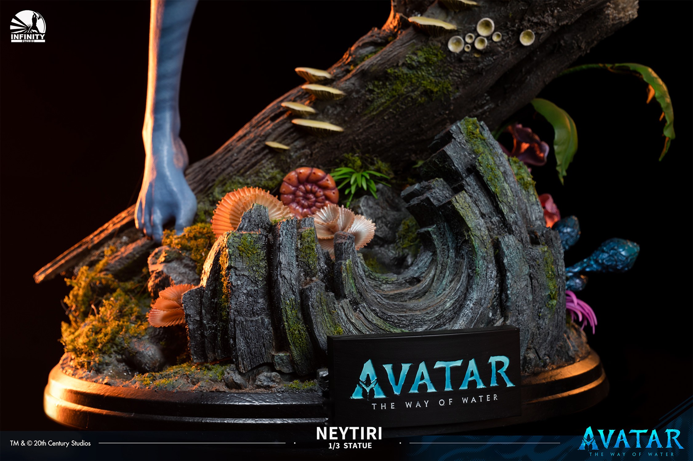 AVATAR Neytiri Statues  View 8