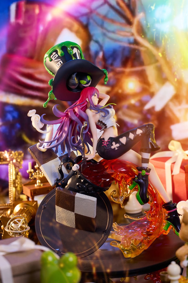 Mad Hatter Statue by Shenzhen Mabell Animation Development