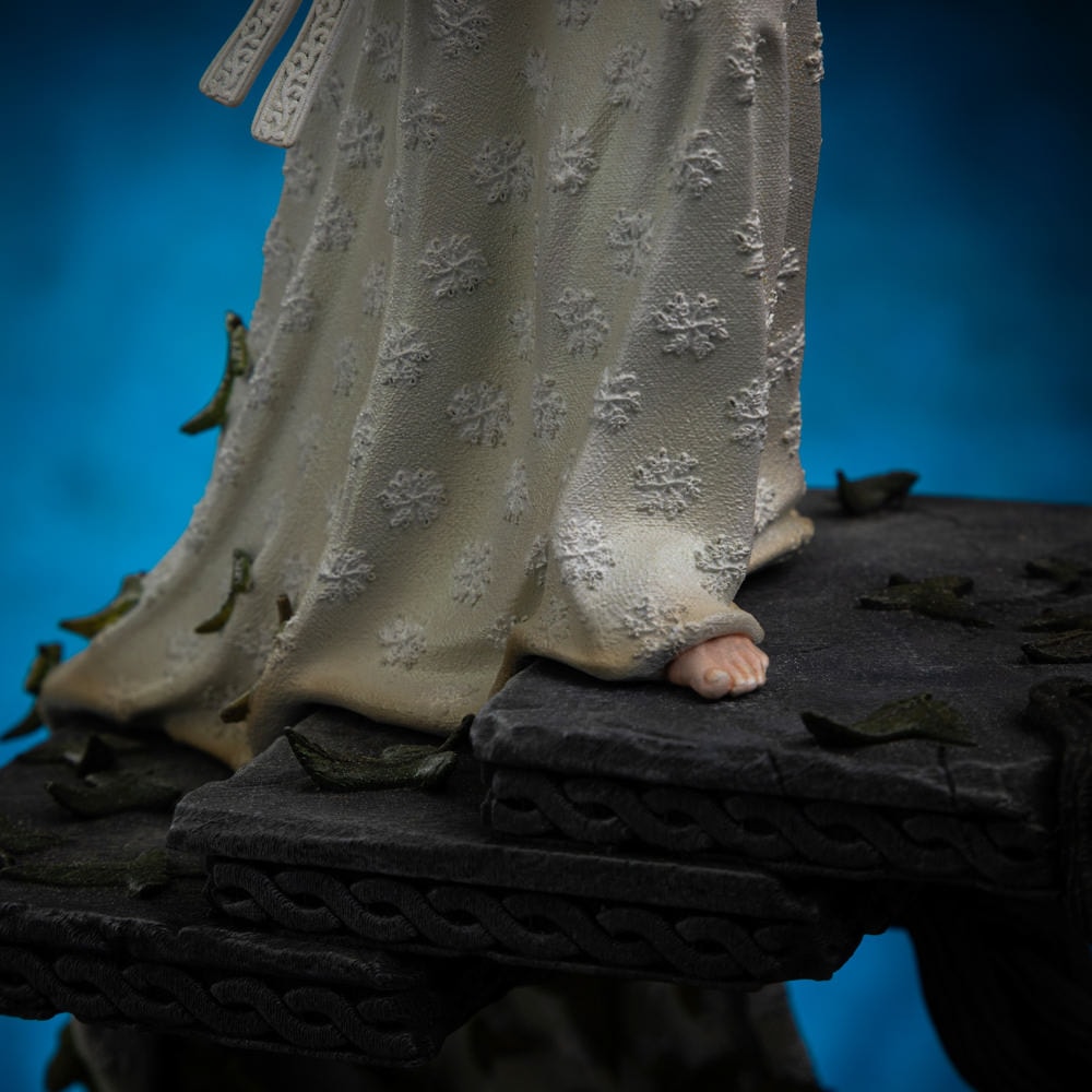 The Lord of the Rings Galadriel 1:10 Scale Statue  (Prototype Shown) View 11