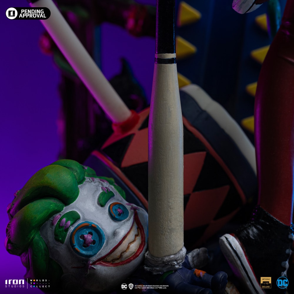 DC Comics Harley Quinn (Gotham City Sirens) Deluxe 1:10 Scale Statue  (Prototype Shown) View 12