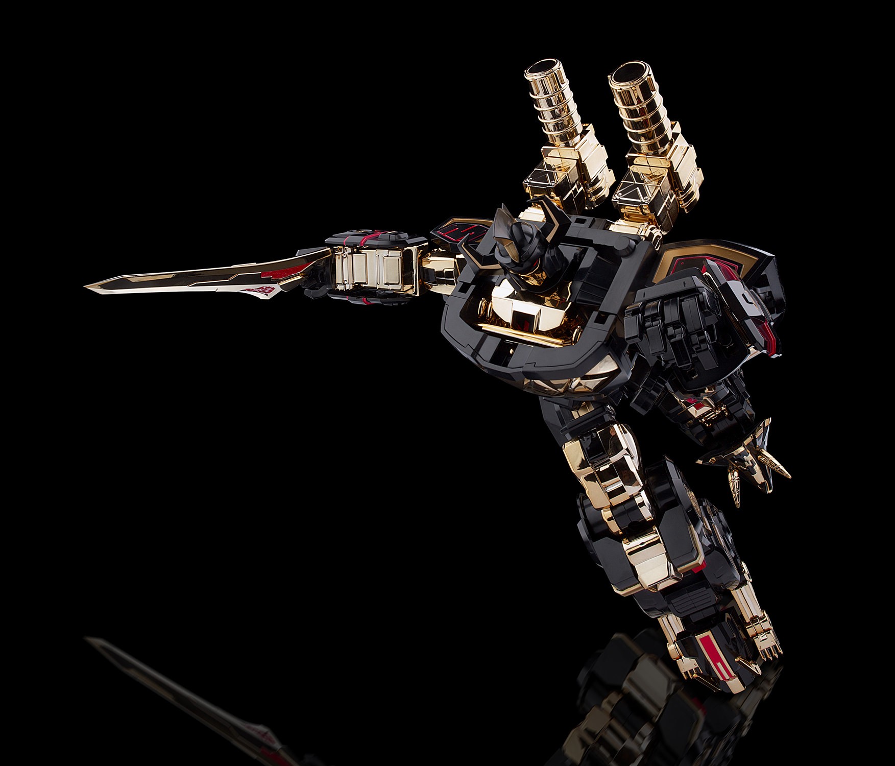 Mighty Morphin Power Rangers Megazord (Black Limited Ver.) Model Kit  (Prototype Shown) View 14
