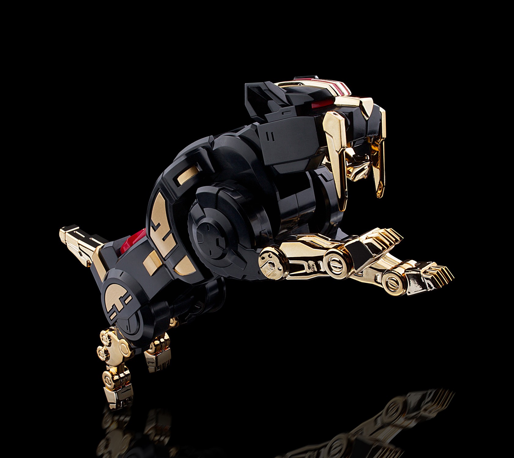 Mighty Morphin Power Rangers Megazord (Black Limited Ver.) Model Kit  (Prototype Shown) View 21
