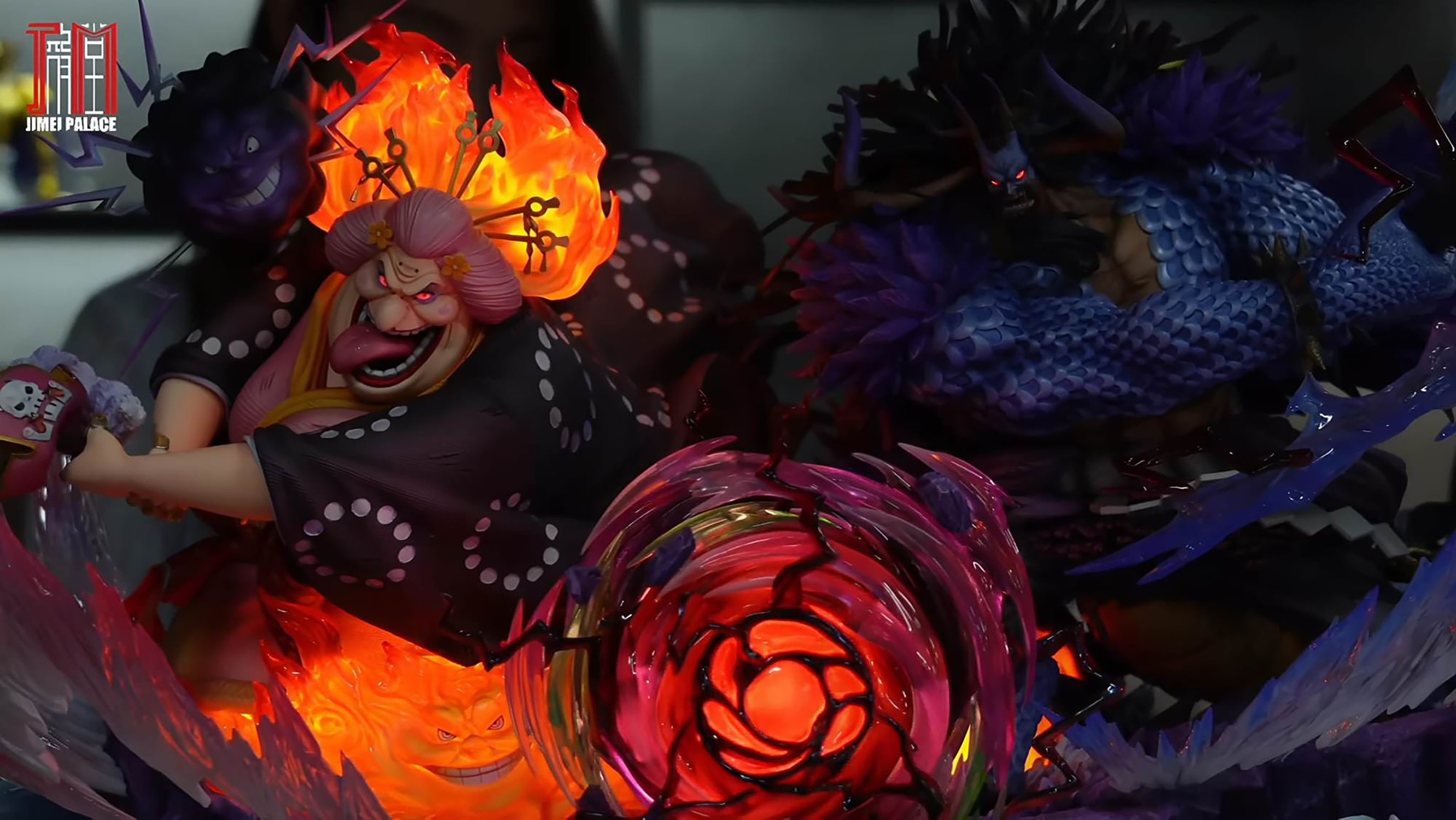 One Piece Big Mom & Kaido with Hakai Statues  Collector Edition (Prototype Shown) View 11