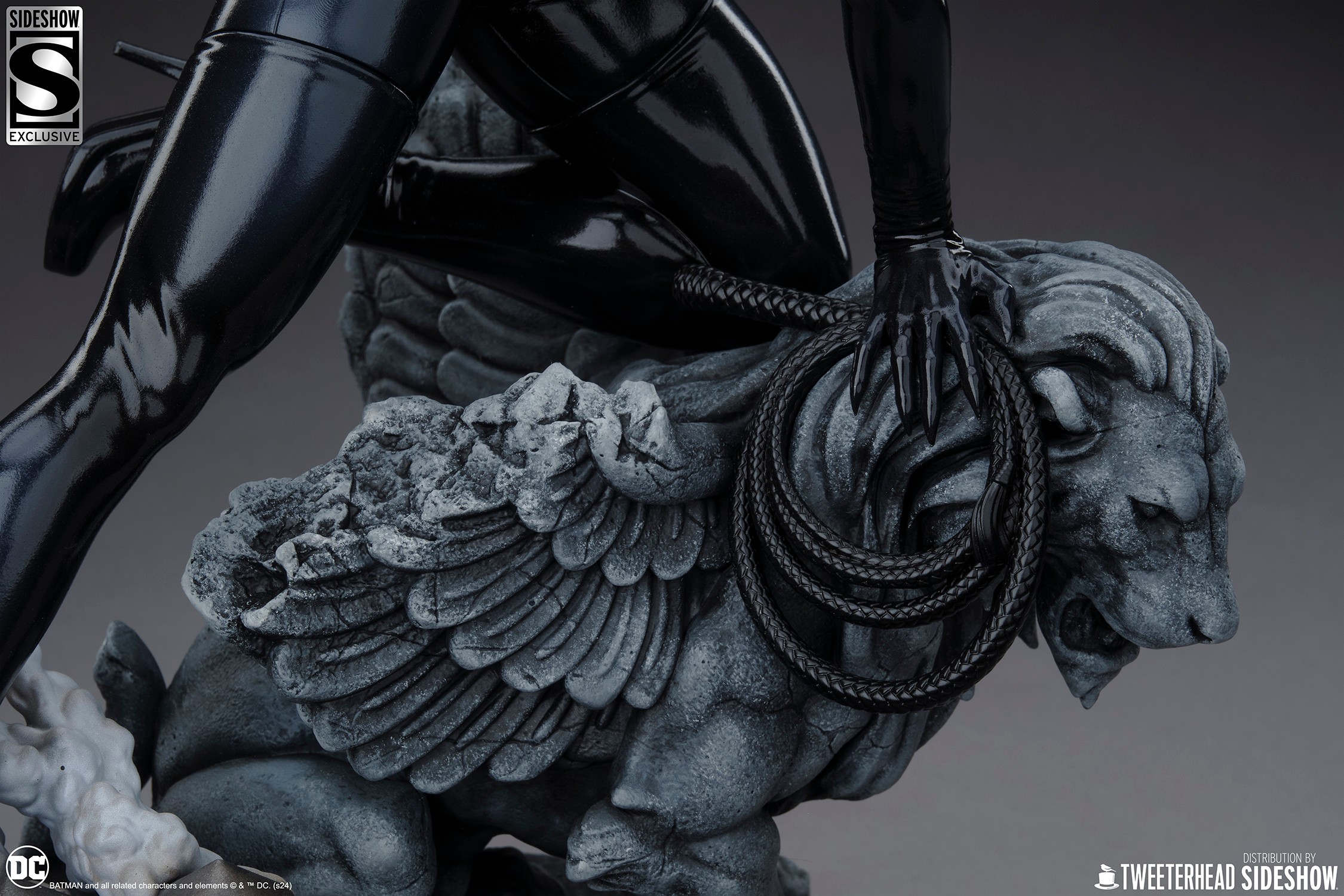 DC Comics Catwoman Quarter Scale Maquette  (Prototype Shown) View 16