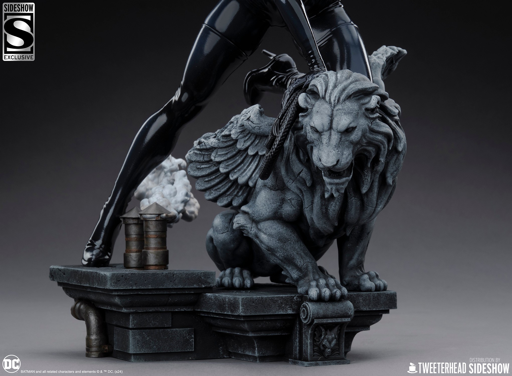 DC Comics Catwoman Quarter Scale Maquette  (Prototype Shown) View 17