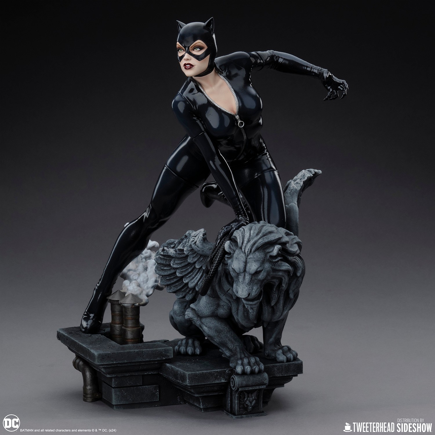DC Comics Catwoman Sixth Scale Maquette  (Prototype Shown) View 10