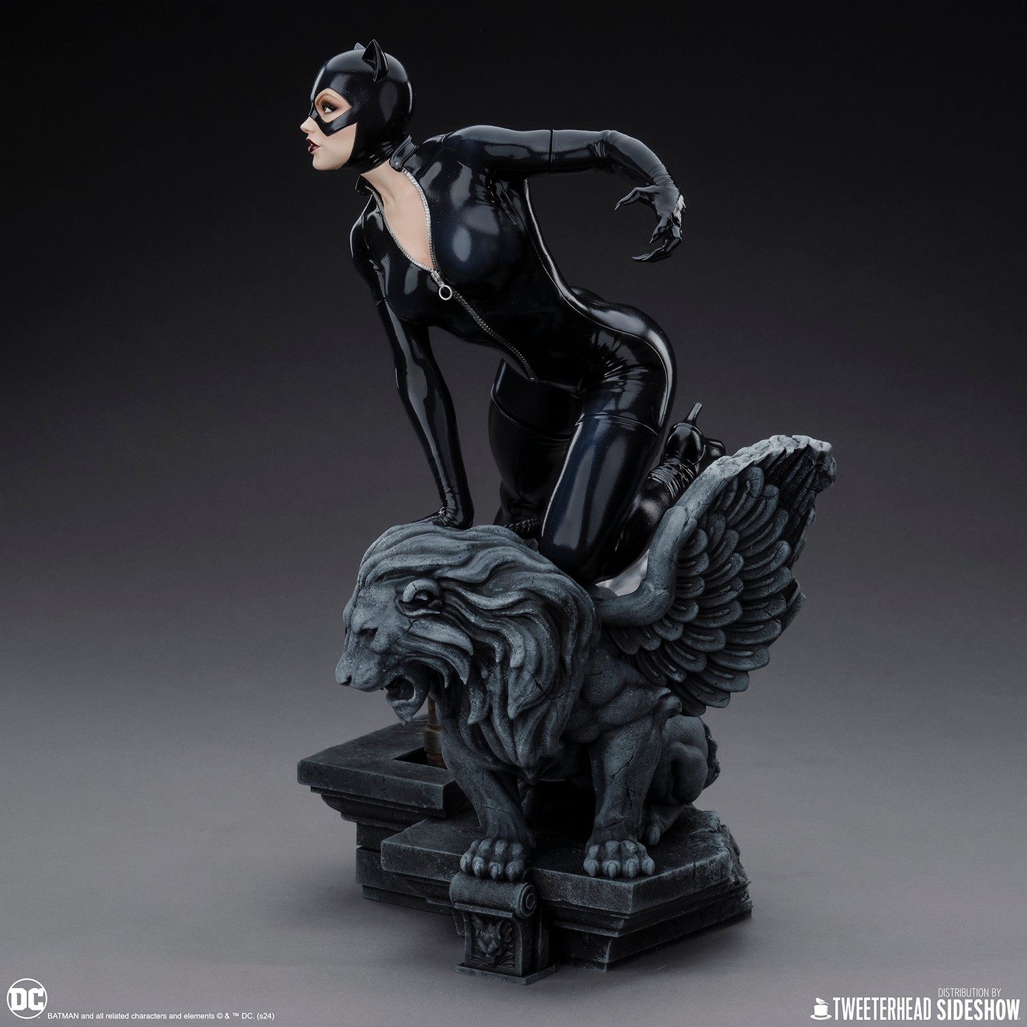 DC Comics Catwoman Sixth Scale Maquette  (Prototype Shown) View 11