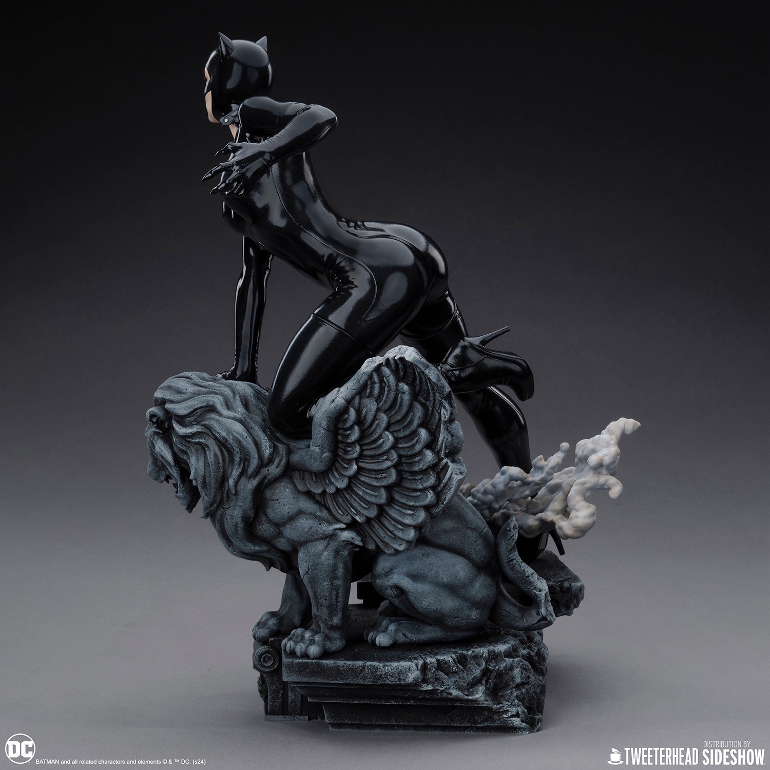 DC Comics Catwoman Sixth Scale Maquette  (Prototype Shown) View 12