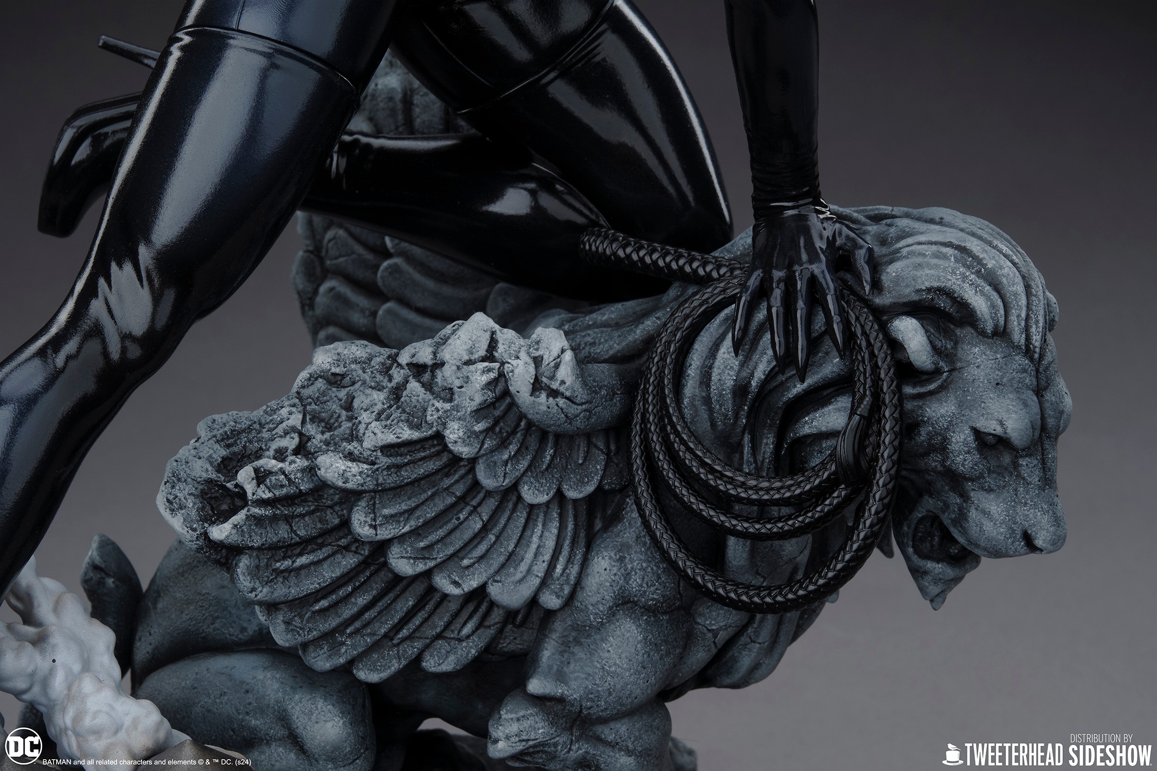 DC Comics Catwoman Sixth Scale Maquette  (Prototype Shown) View 16