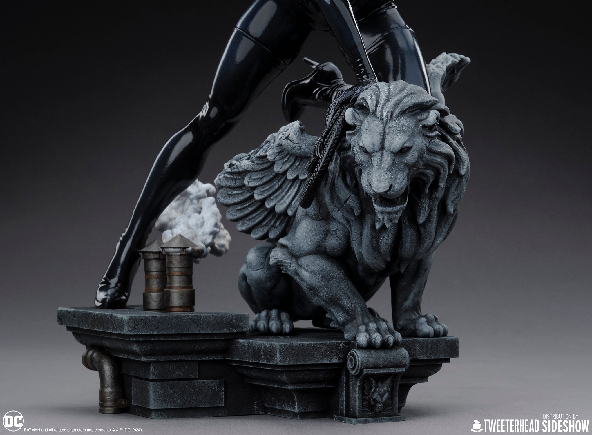 DC Comics Catwoman Sixth Scale Maquette  (Prototype Shown) View 17