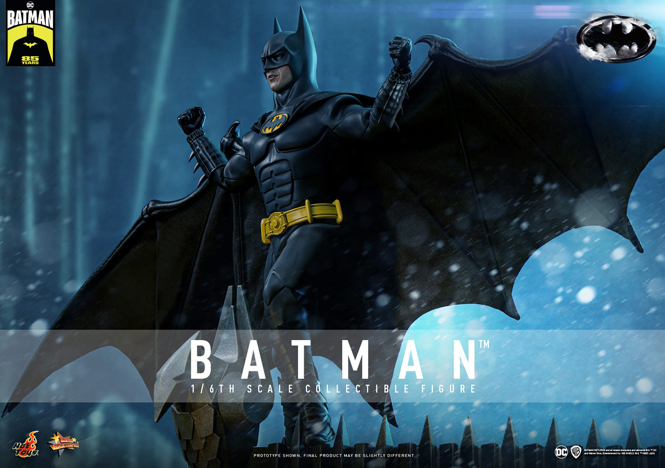Batman (Deluxe Version) Sixth Scale Figure by Hot Toys