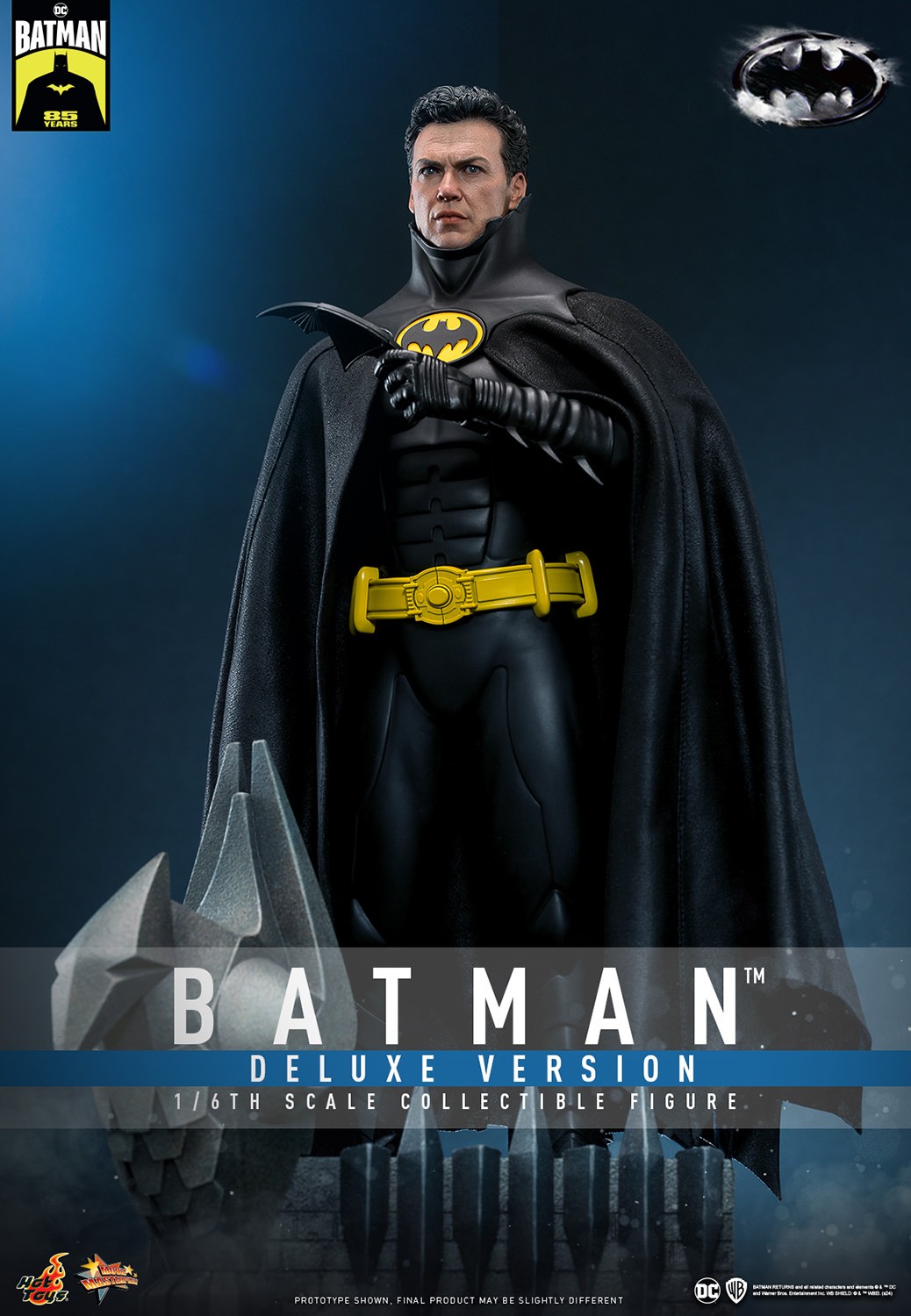 Batman (Deluxe Version) Sixth Scale Figure by Hot Toys