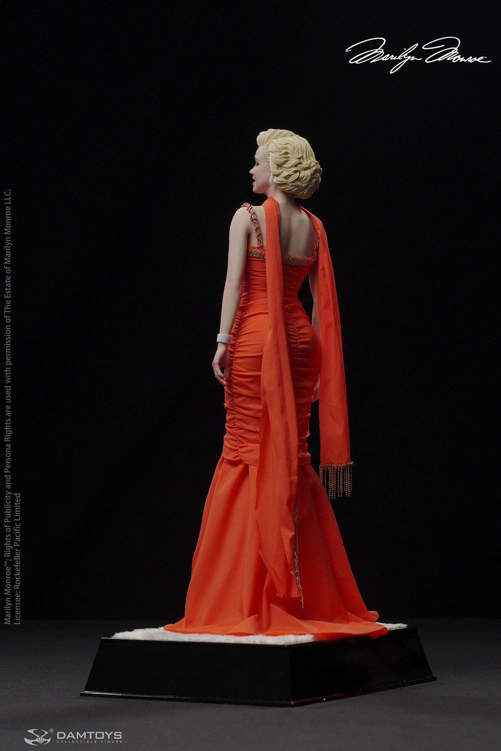 Marilyn Monroe Marilyn Monroe (Gentlemen Prefer Blondes) Statues  (Prototype Shown) View 14