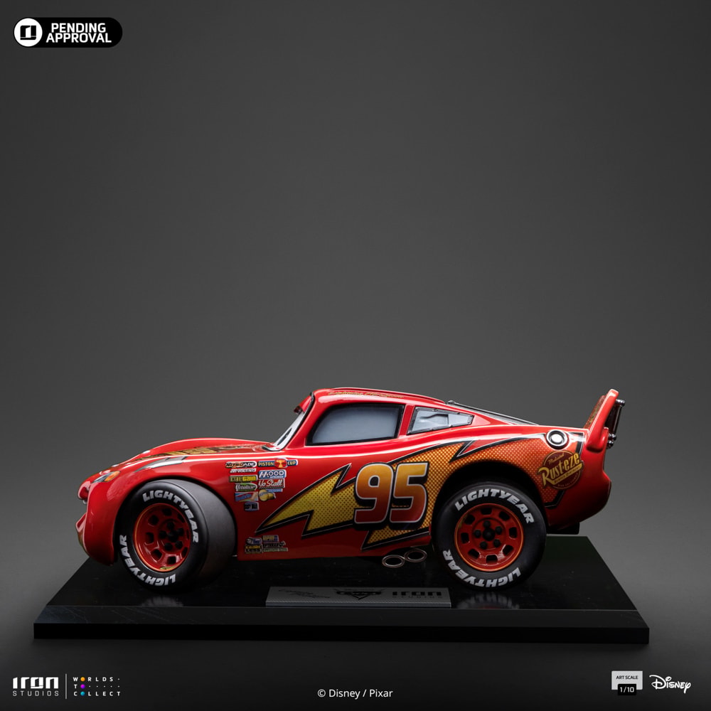 Disney Lightning McQueen 1:10 Scale Statue  Collector Edition (Prototype Shown) View 8