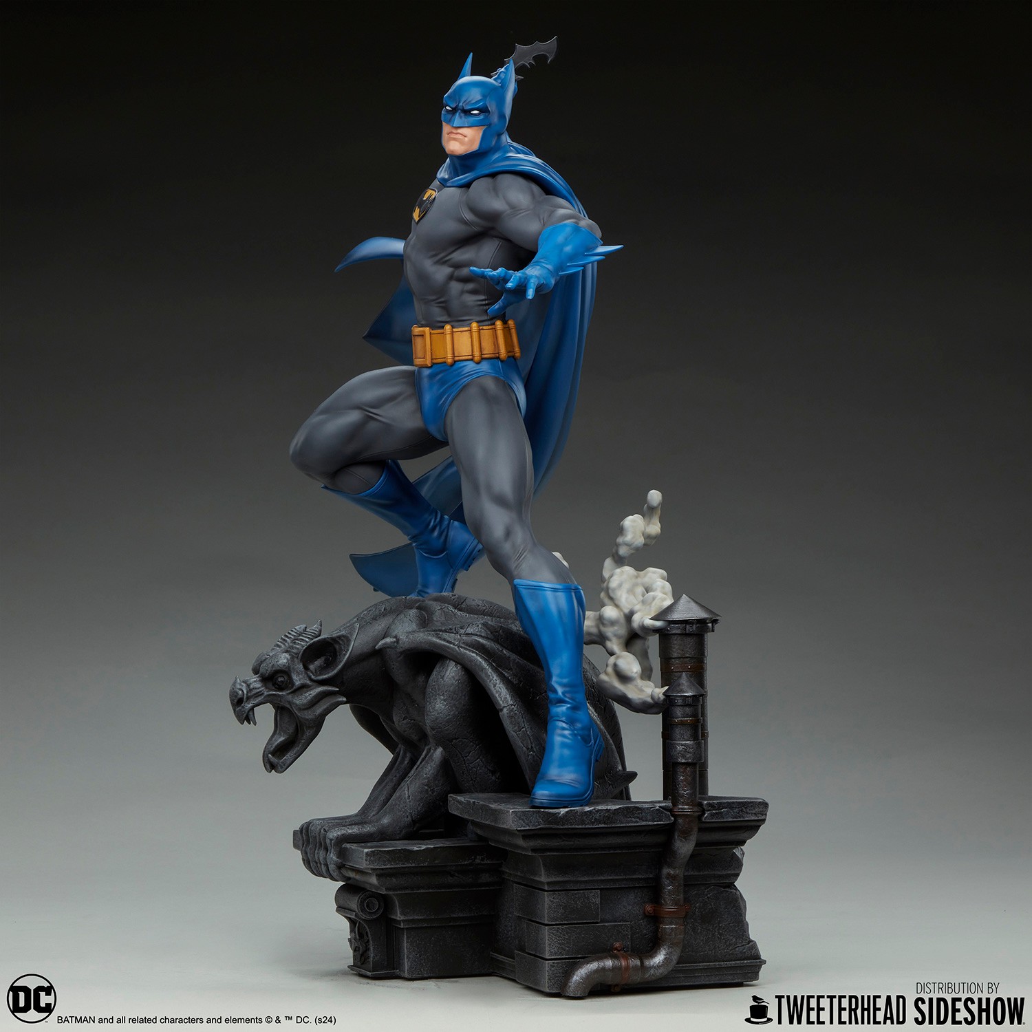 DC Comics Batman™ (Retro Edition) Sixth Scale Maquette  (Prototype Shown) View 7