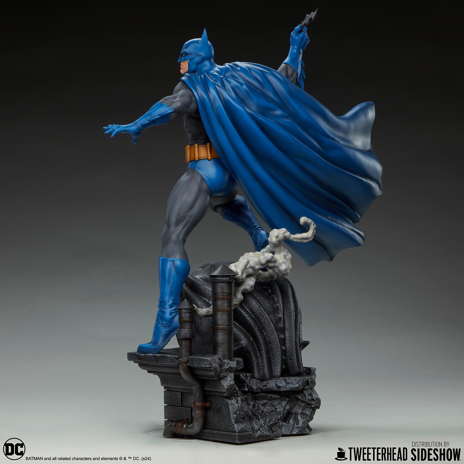 DC Comics Batman™ (Retro Edition) Quarter Scale Maquette  (Prototype Shown) View 8