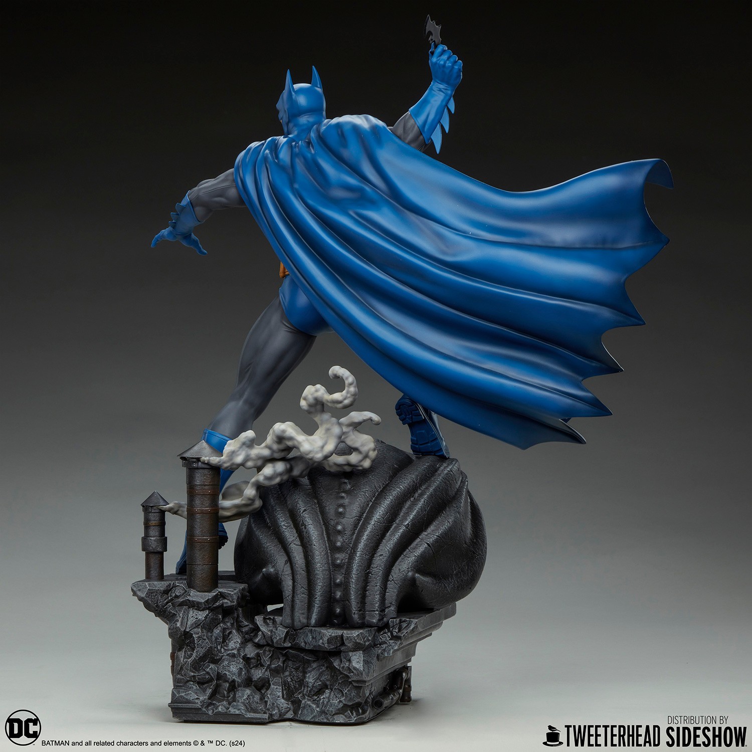 DC Comics Batman™ (Retro Edition) Quarter Scale Maquette  (Prototype Shown) View 9