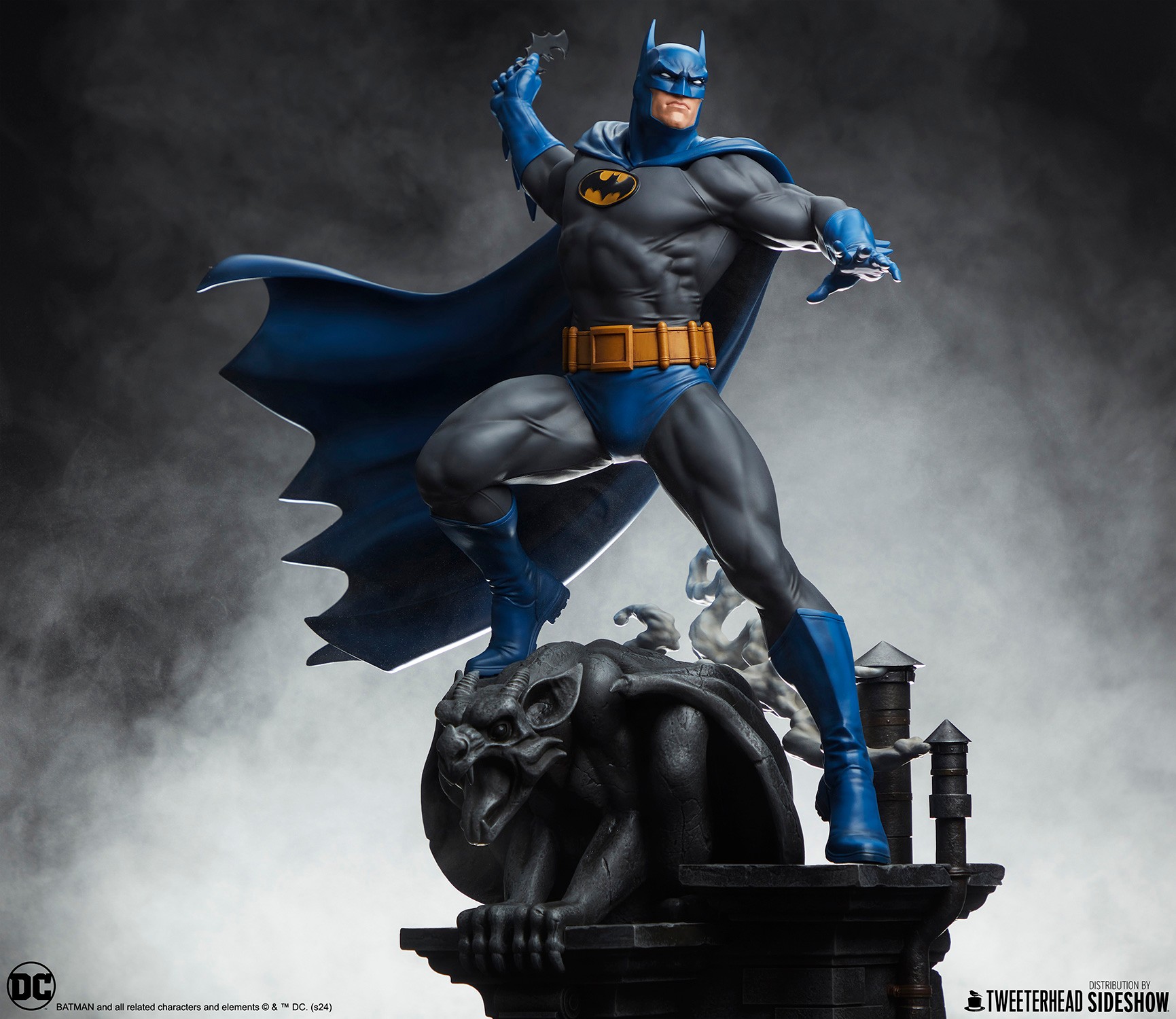Batman (Retro Edition) Sixth Scale Maquette by Tweeterhead