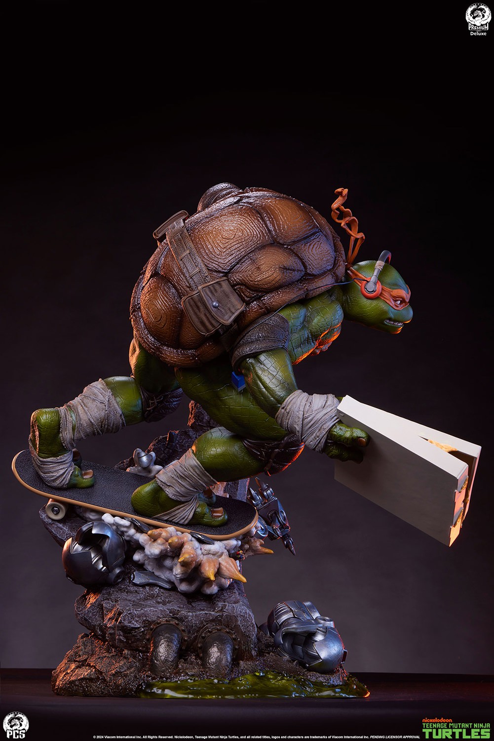 Teenage Mutant Ninja Turtles Michelangelo Deluxe 1:3 Scale Statue  (Prototype Shown) View 8