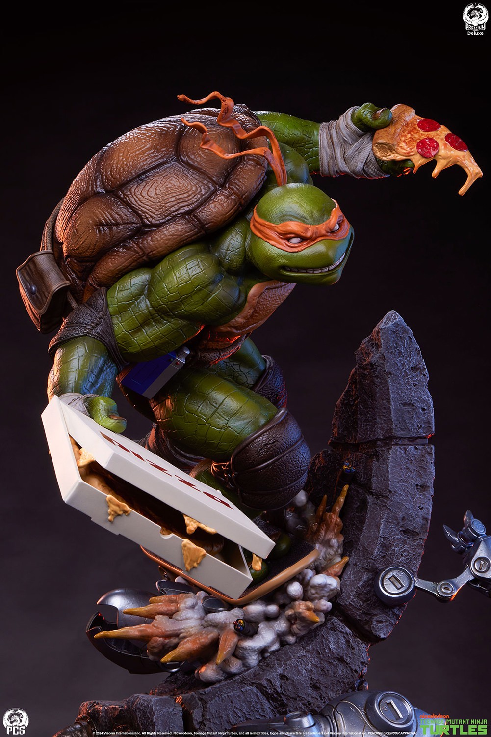 Teenage Mutant Ninja Turtles Michelangelo Deluxe 1:3 Scale Statue  (Prototype Shown) View 10