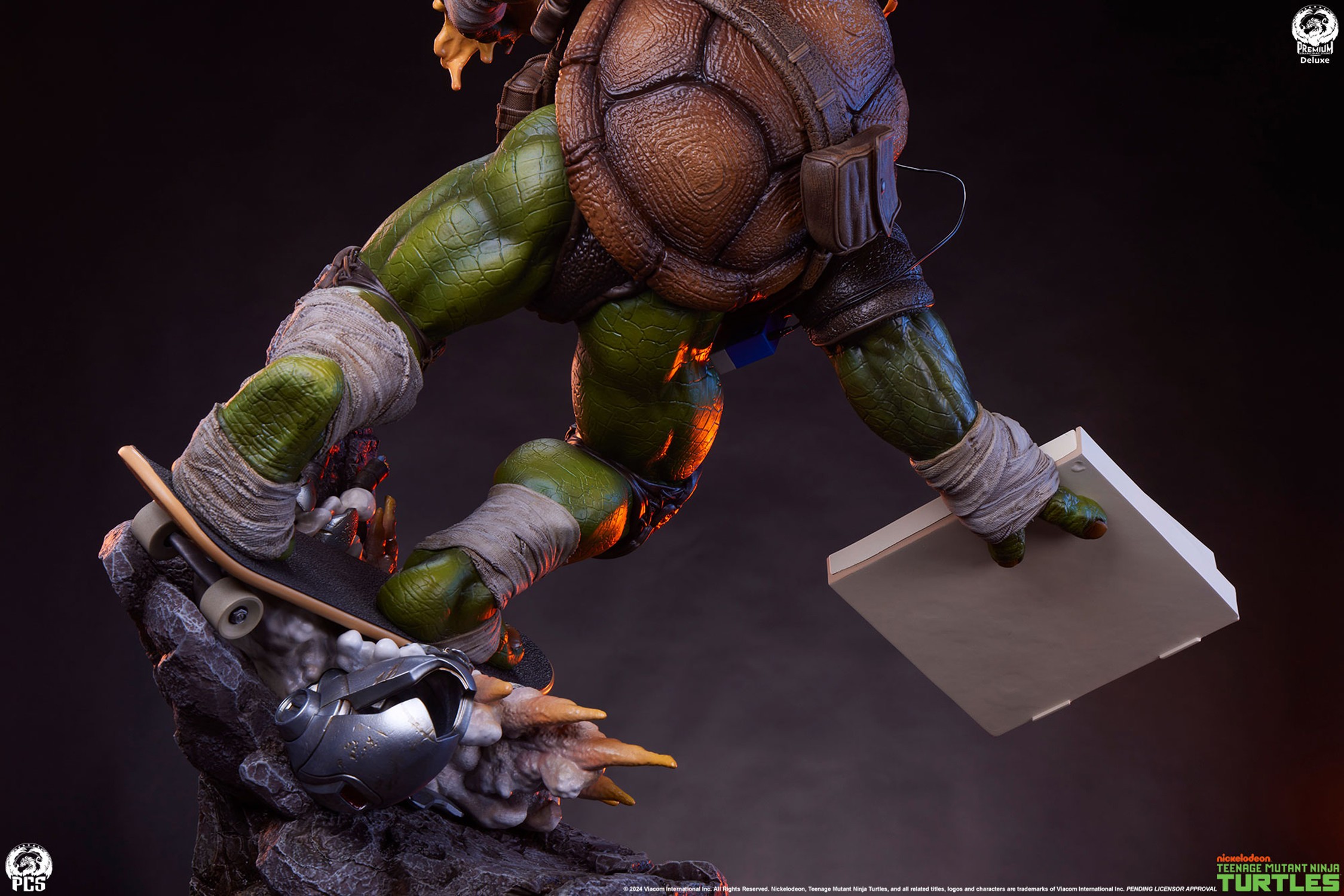 Teenage Mutant Ninja Turtles Michelangelo Deluxe 1:3 Scale Statue  (Prototype Shown) View 17