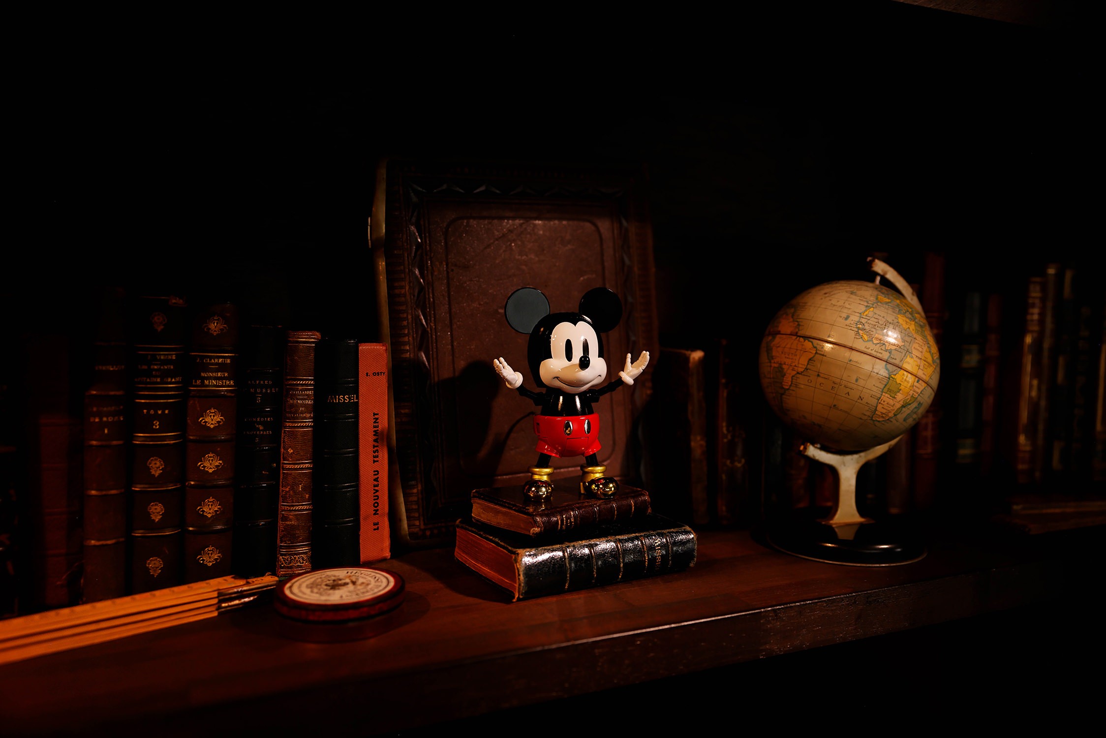 Super Change Mickey Mouse featuring Kunio Okawara Collectible