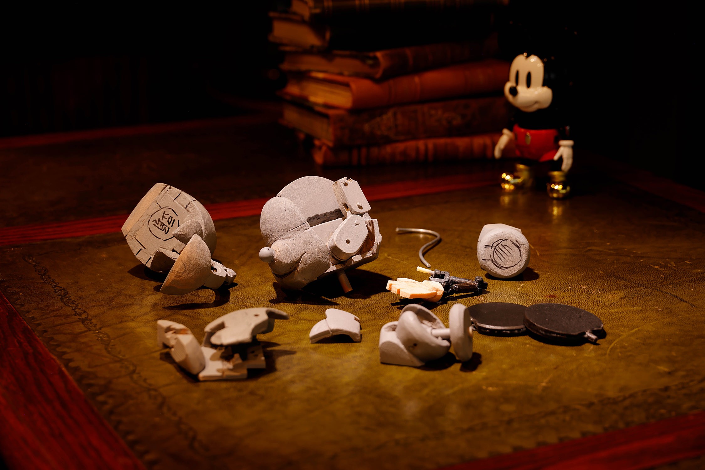 Super Change Mickey Mouse featuring Kunio Okawara Collectible