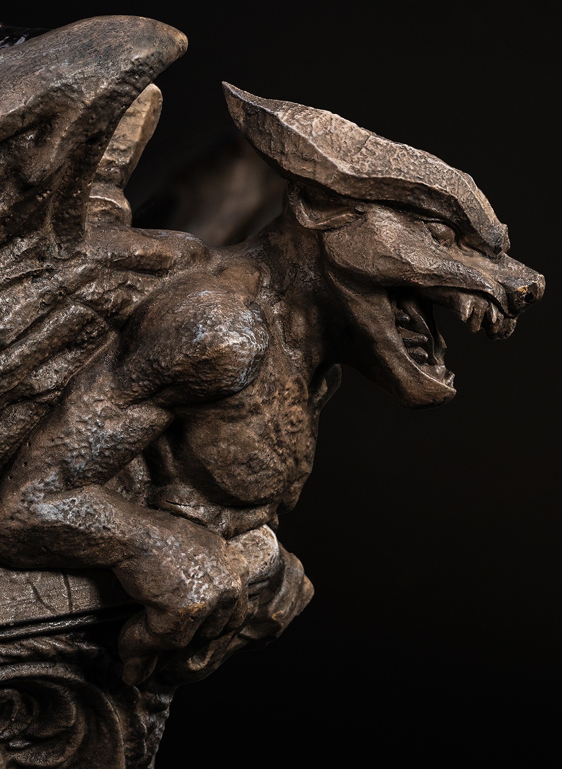 DC Comics Batman & Catwoman Reunion Statues  (Prototype Shown) View 5