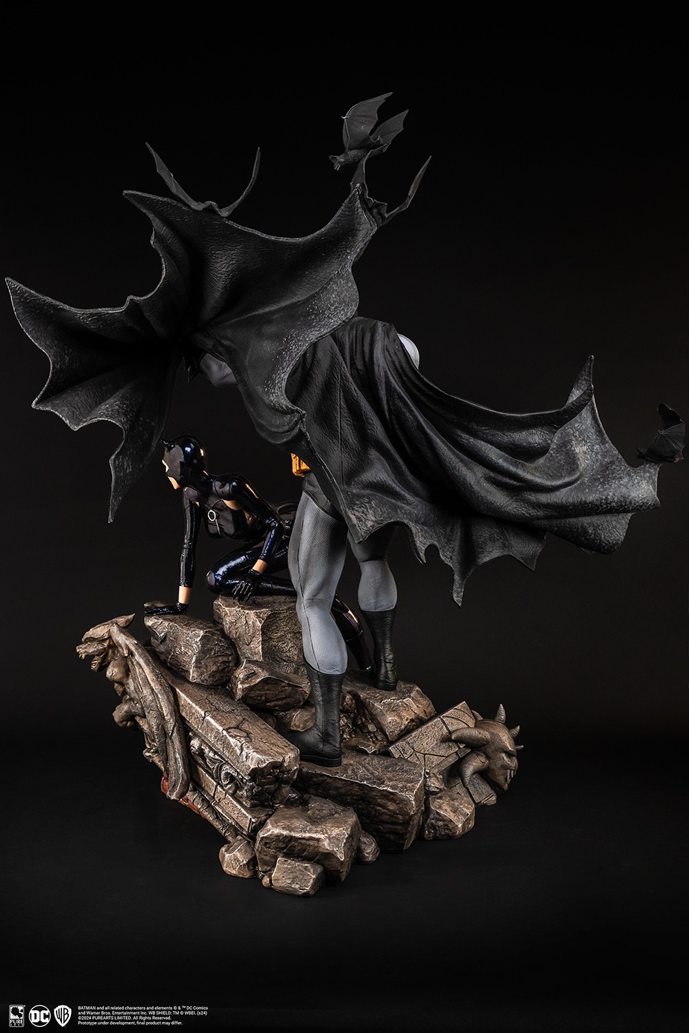 DC Comics Batman & Catwoman Reunion Statues  (Prototype Shown) View 10