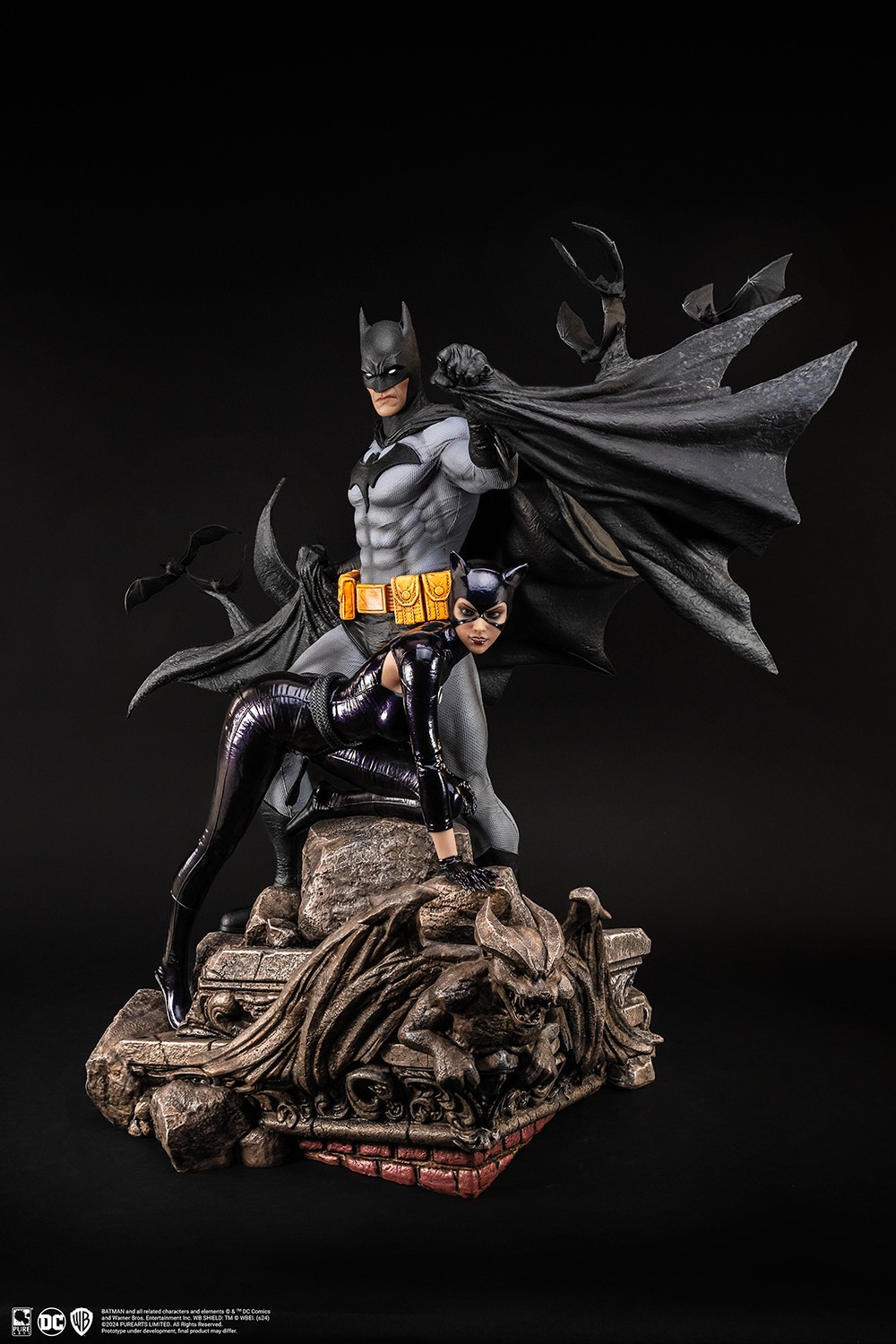 DC Comics Batman & Catwoman Reunion Statues  (Prototype Shown) View 12