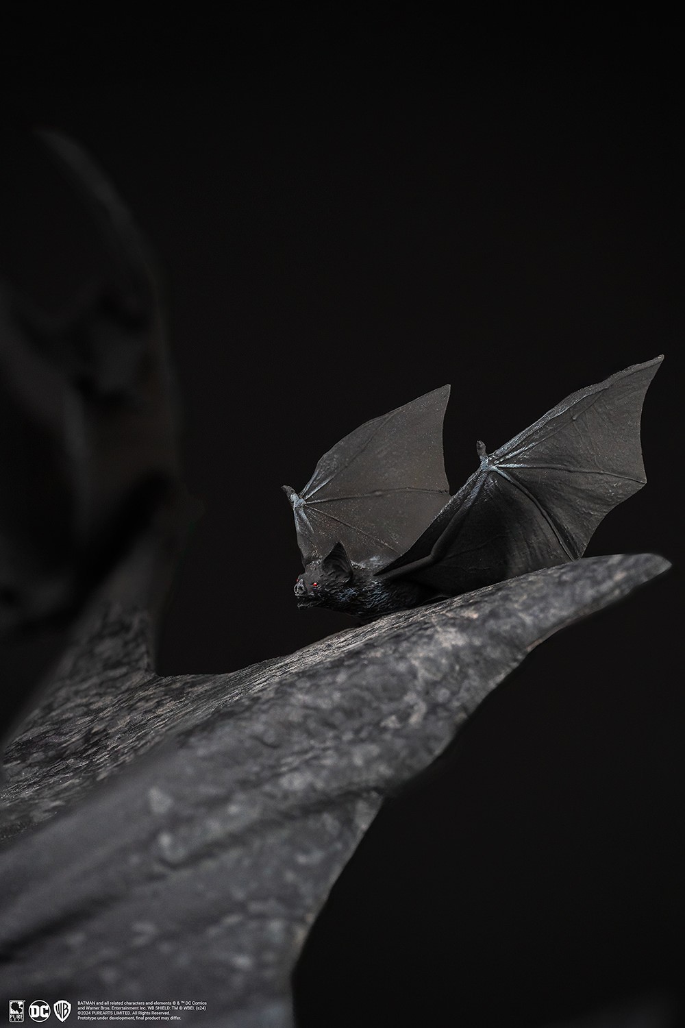 DC Comics Batman & Catwoman Reunion Statues  (Prototype Shown) View 13