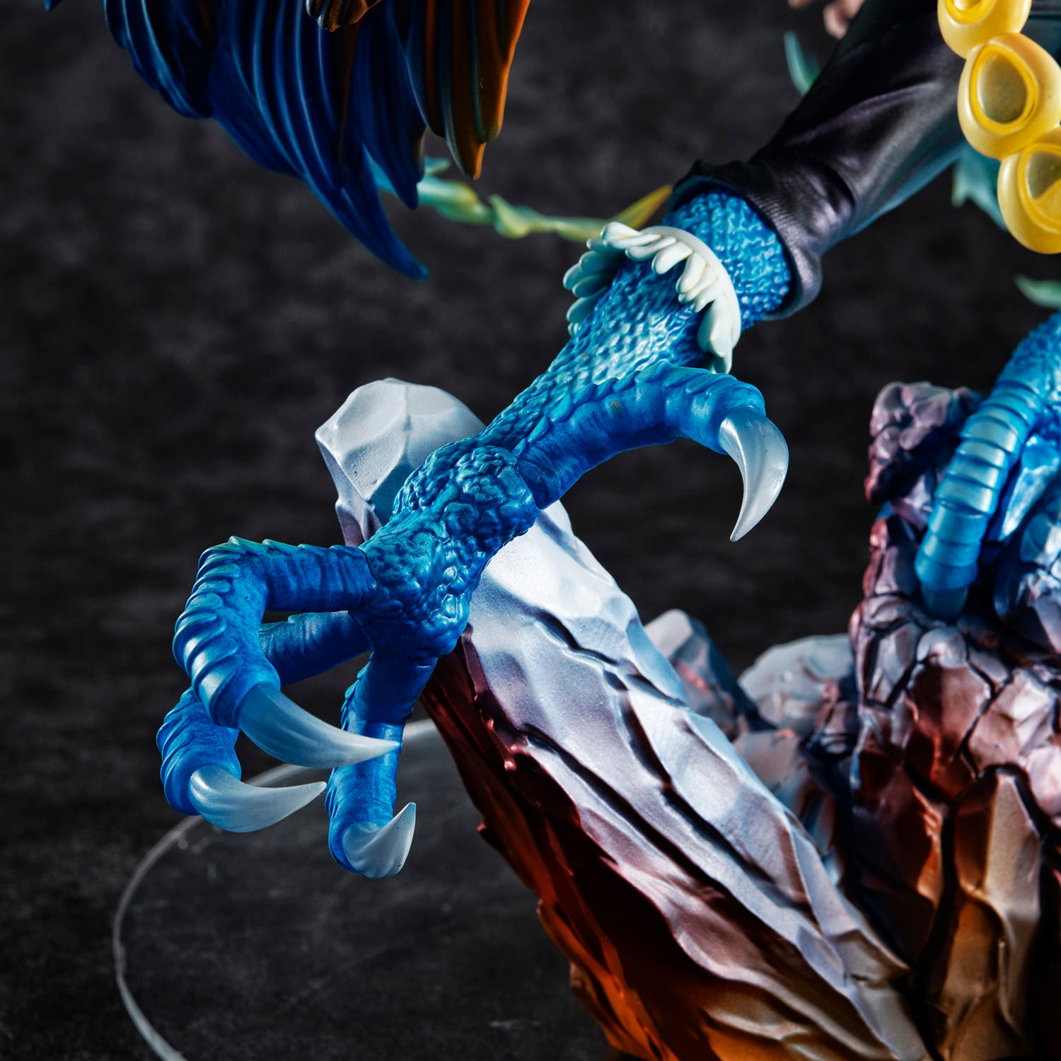 One Piece Marco the Phoenix (Leader of the 1st Group of Whitebeard Pirates Version) Collectible Figure  (Prototype Shown) View 18