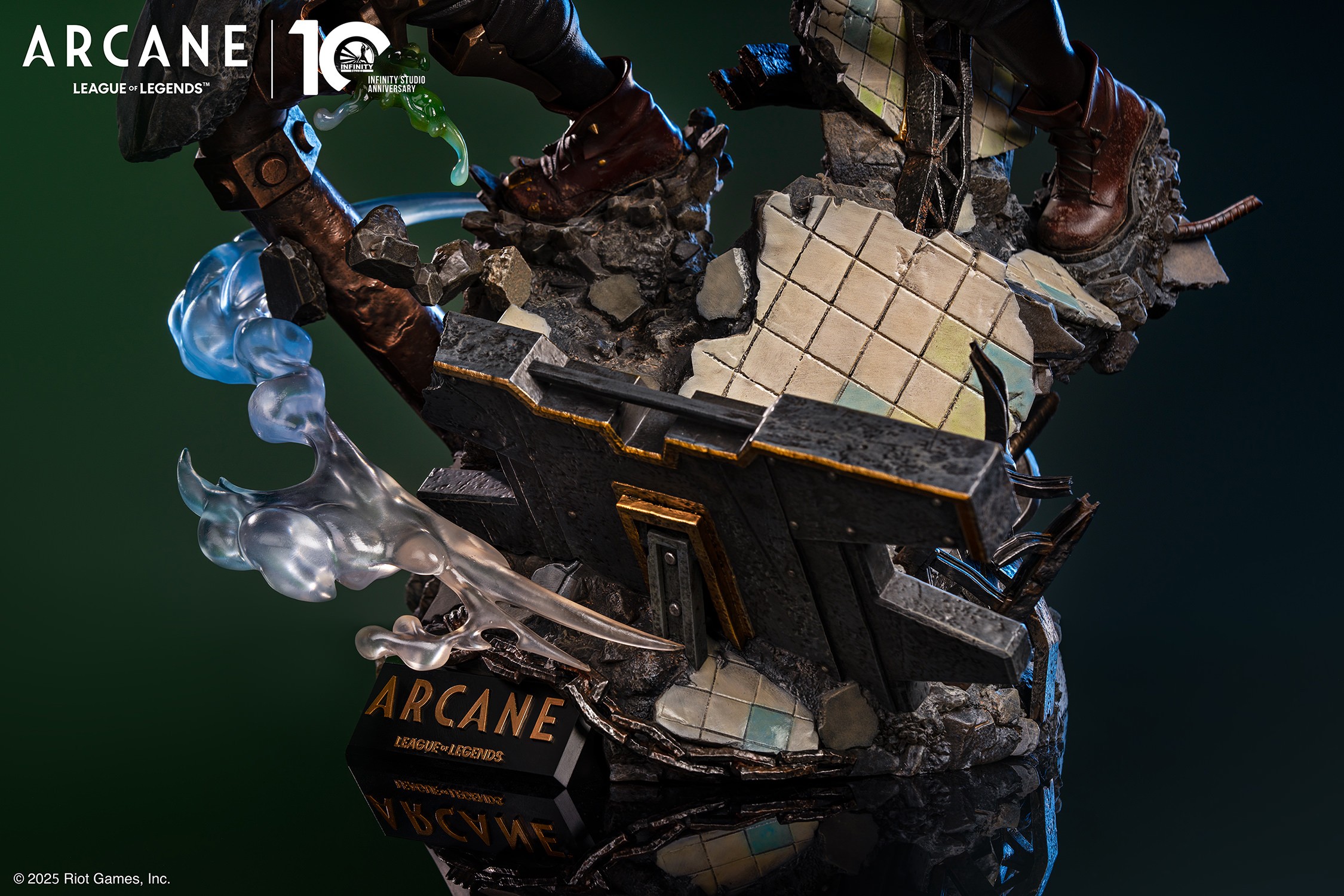 League of Legends Vi Quarter Scale Statue  (Prototype Shown) View 10