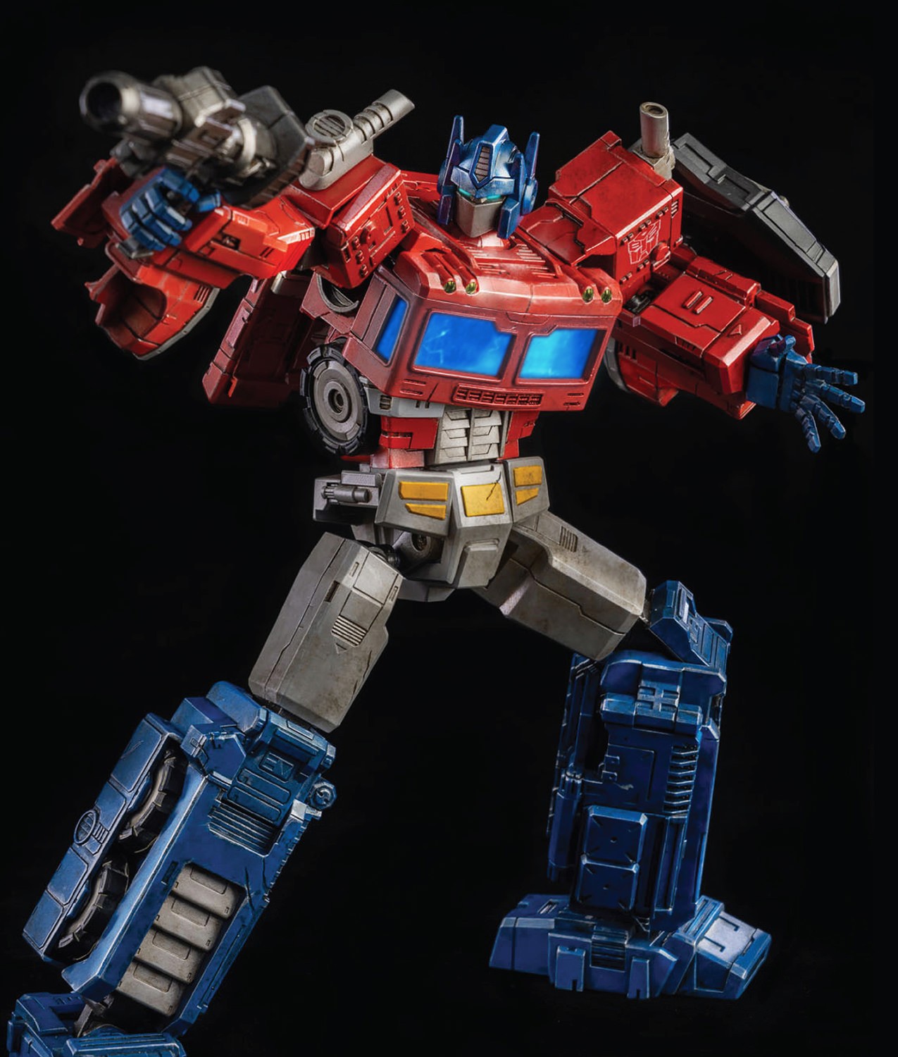 Optimus Prime Action Figure by threezero | Sideshow Collectibles Optimus Prime Action Figure by threezero | Sideshow Collectibles