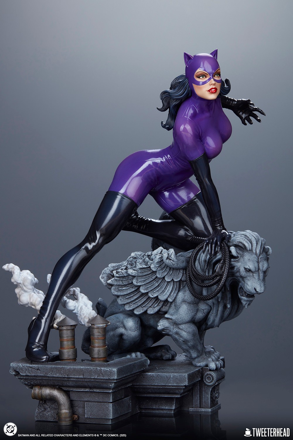 DC Comics Catwoman (Purple Edition) Quarter Scale Maquette  (Prototype Shown) View 11