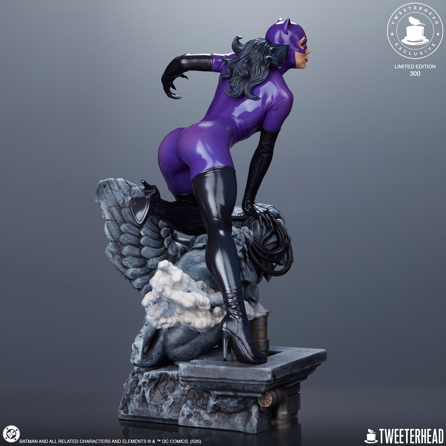 DC Comics Catwoman (Purple Edition) Quarter Scale Maquette  (Prototype Shown) View 13