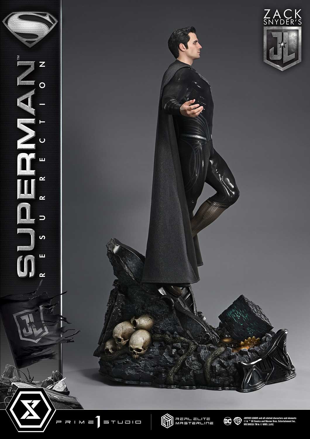 DC Comics Superman Resurrection 1:3 Scale Statue  (Prototype Shown) View 11