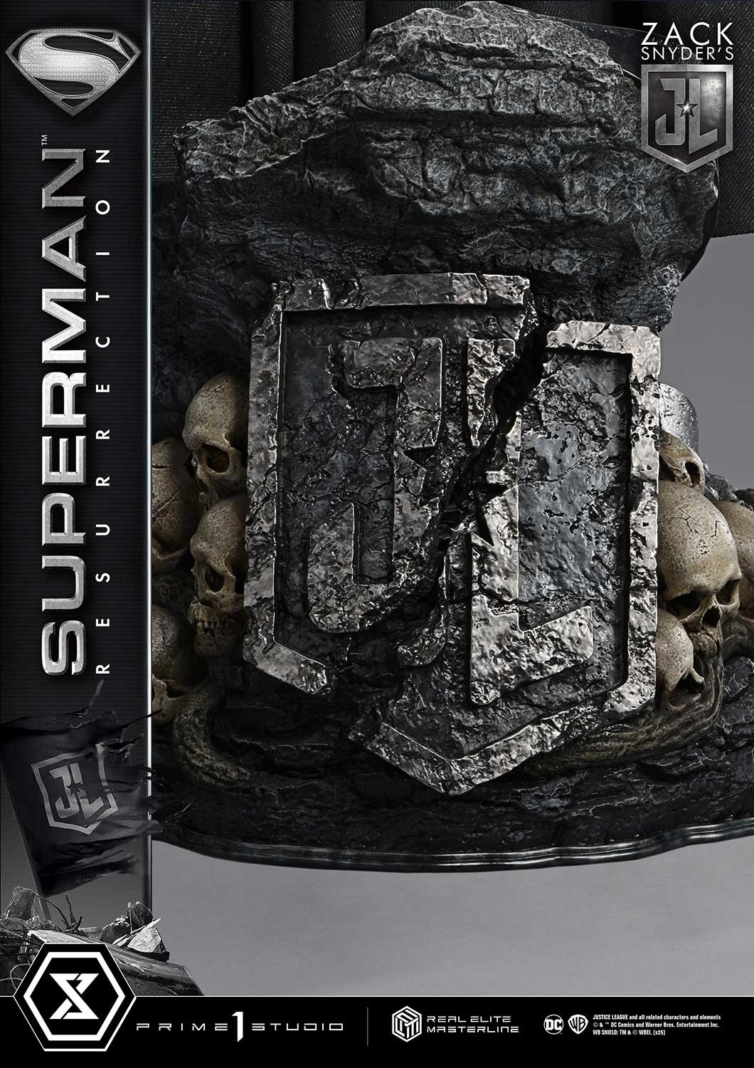 DC Comics Superman Resurrection 1:3 Scale Statue  (Prototype Shown) View 14