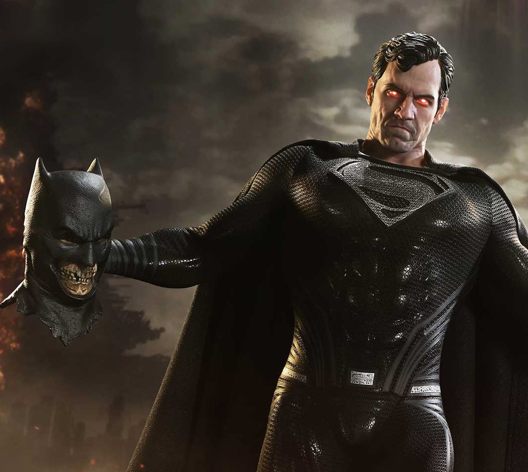DC Comics Superman Resurrection (Deluxe Bonus Version) 1:3 Scale Statue  (Prototype Shown) View 4
