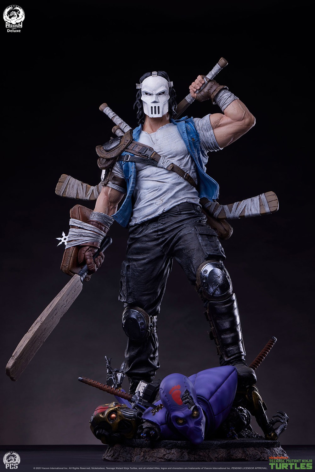 Teenage Mutant Ninja Turtles Casey Jones Deluxe 1:3 Scale Statue  (Prototype Shown) View 7