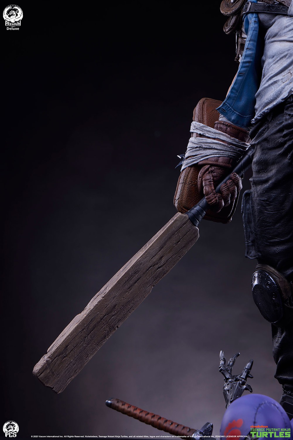 Teenage Mutant Ninja Turtles Casey Jones Deluxe 1:3 Scale Statue  (Prototype Shown) View 13