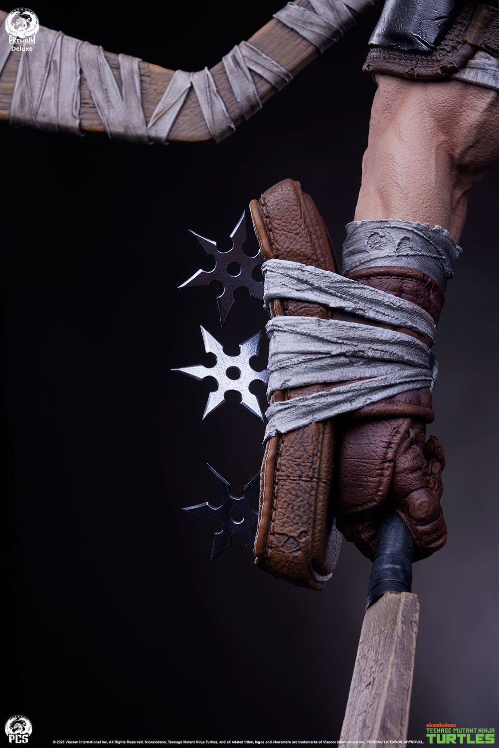 Teenage Mutant Ninja Turtles Casey Jones Deluxe 1:3 Scale Statue  (Prototype Shown) View 14