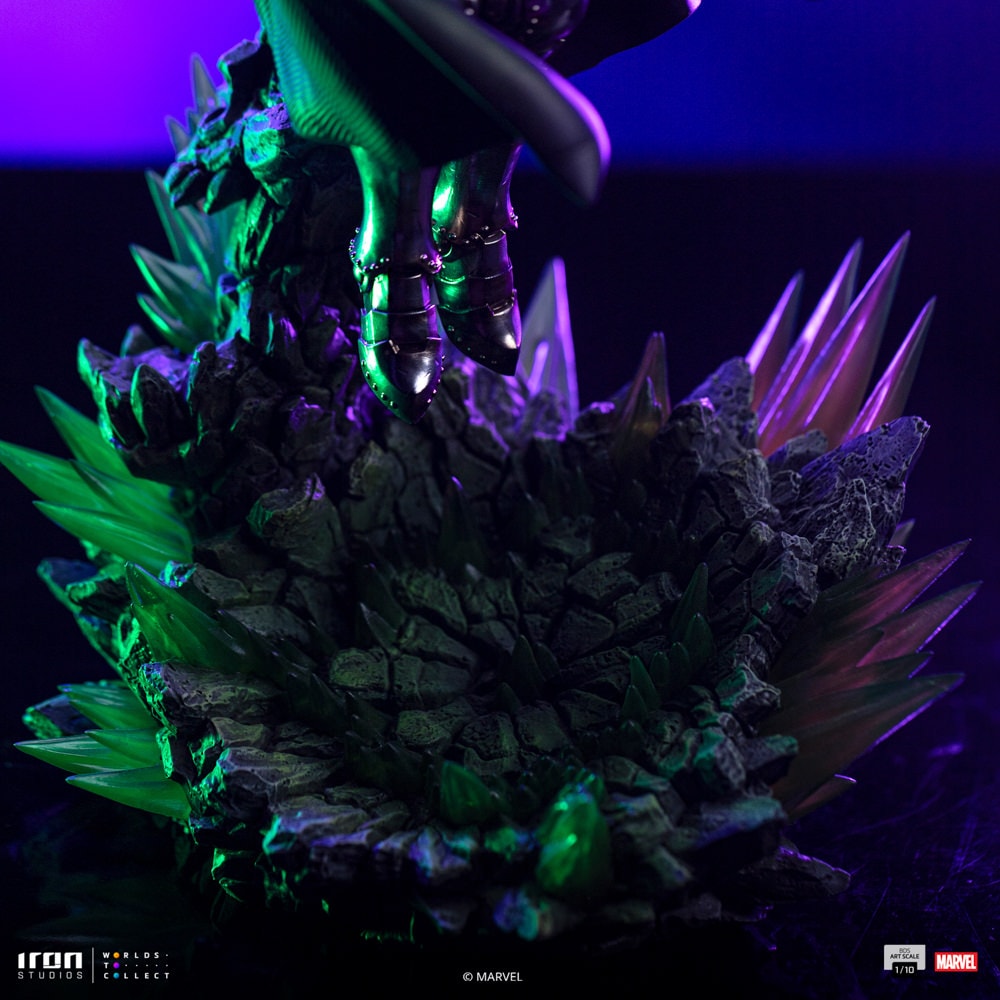 Marvel Doctor Doom 1:10 Scale Statue  (Prototype Shown) View 8
