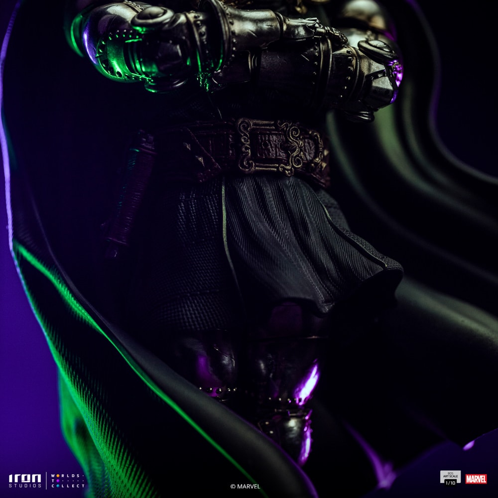 Marvel Doctor Doom 1:10 Scale Statue  (Prototype Shown) View 9