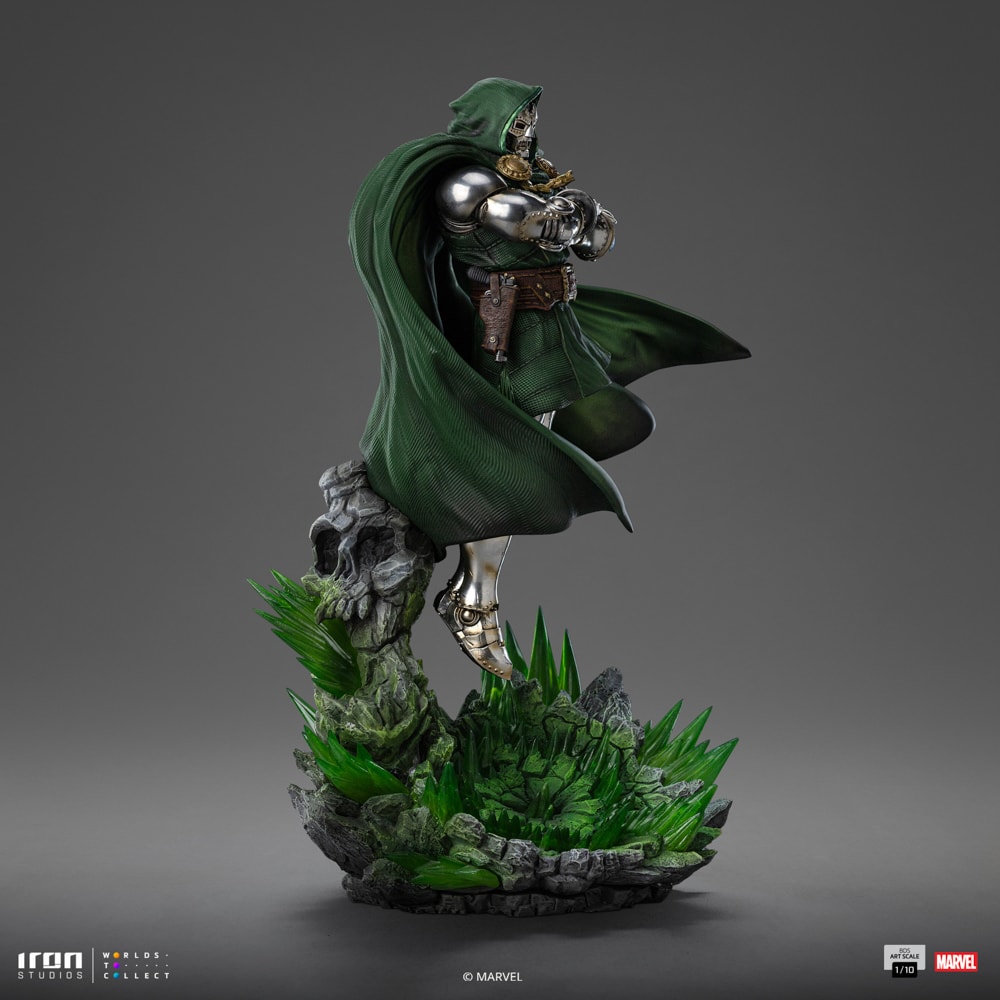 Marvel Doctor Doom 1:10 Scale Statue  (Prototype Shown) View 13