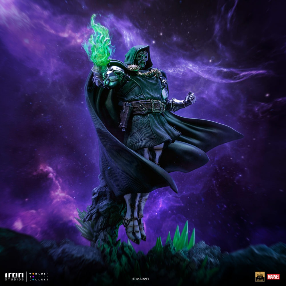 Marvel Doctor Doom Deluxe 1:10 Scale Statue  (Prototype Shown) View 1